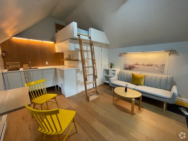 Building Photo - 38 Gnarled Hollow Rd Unit tiny house