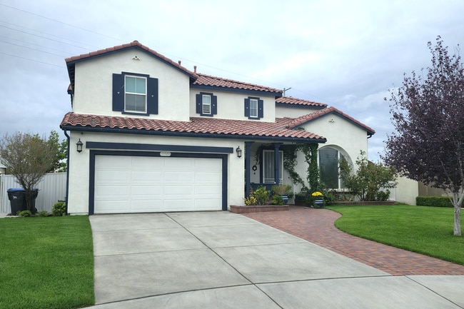 Building Photo - 4009 Stable Dr