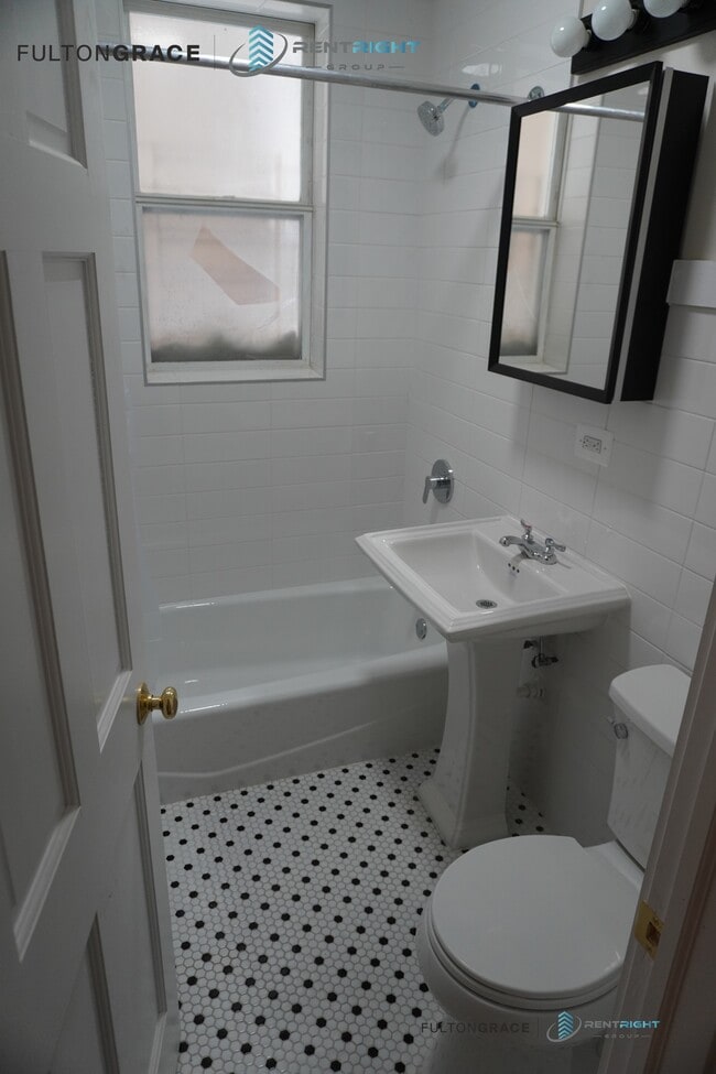 Photo - 2063 W Lawrence Ave Unit 206