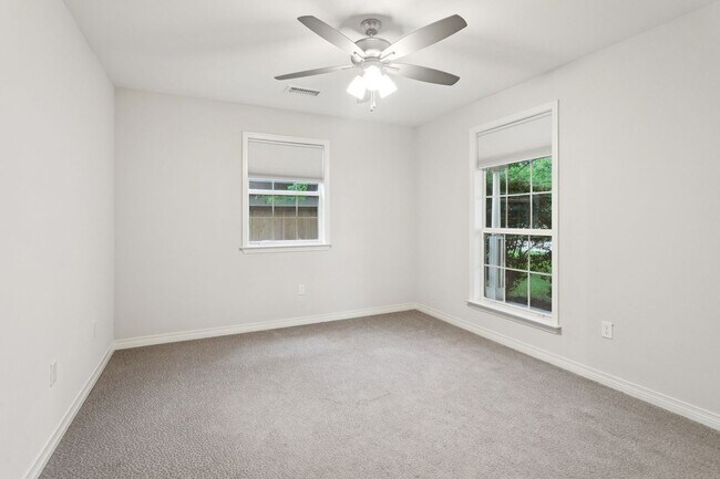 Photo - 406 Trinity Ln Casa