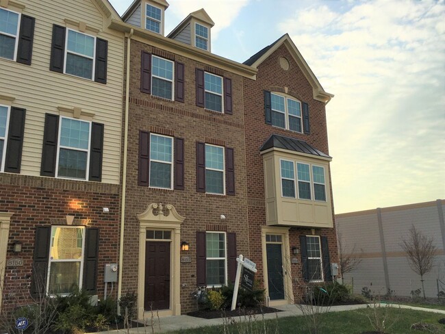 Gorgeous 3 BR/4 BA Townhome in Greenbelt! - Gorgeous 3 BR/4 BA Townhome in Greenbelt!