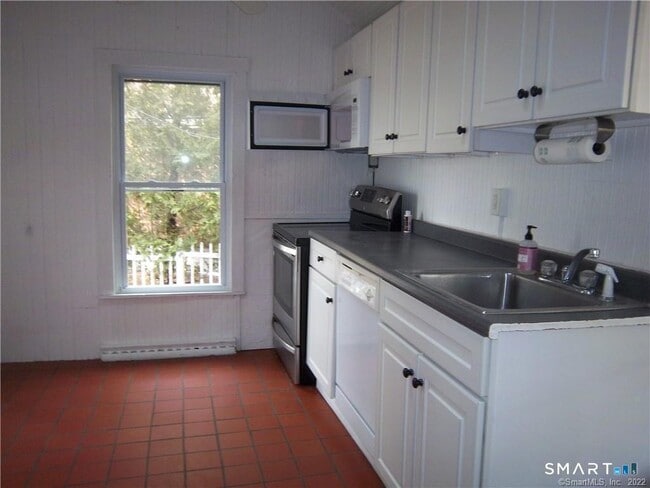 Photo - 12 Bluff Rd W