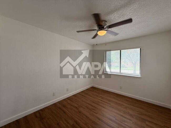 Photo - 13811 Flairwood St