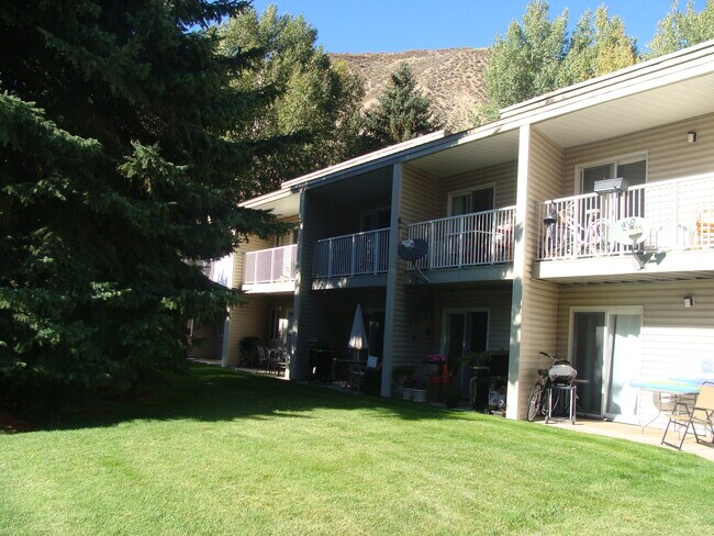 Photo - 414 W Beaver Creek Blvd