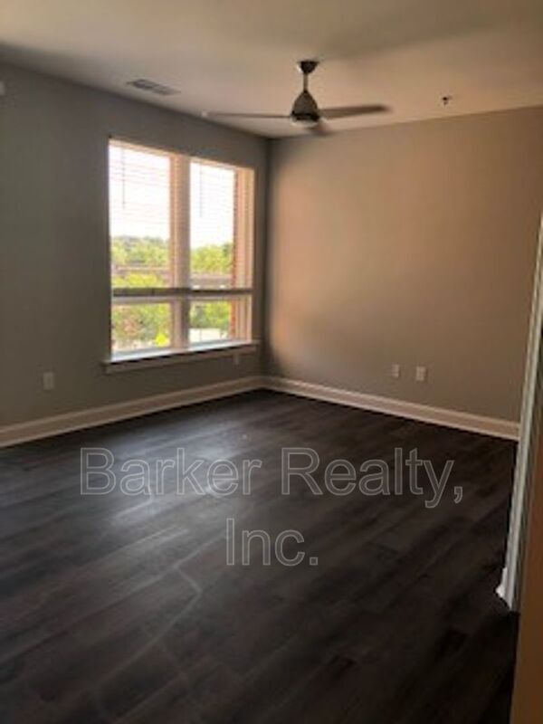 Photo - 414 S White St Unidad 309