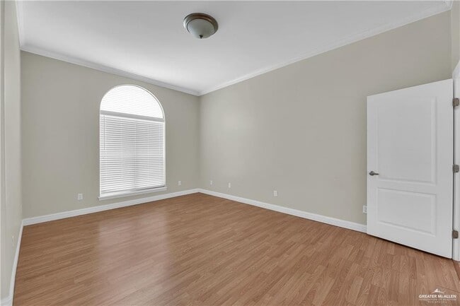 Photo - 33 Condor Ave