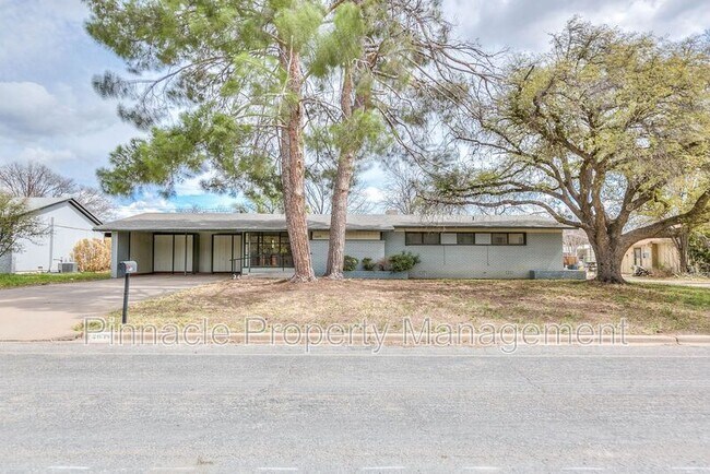 Building Photo - 2618 A&M