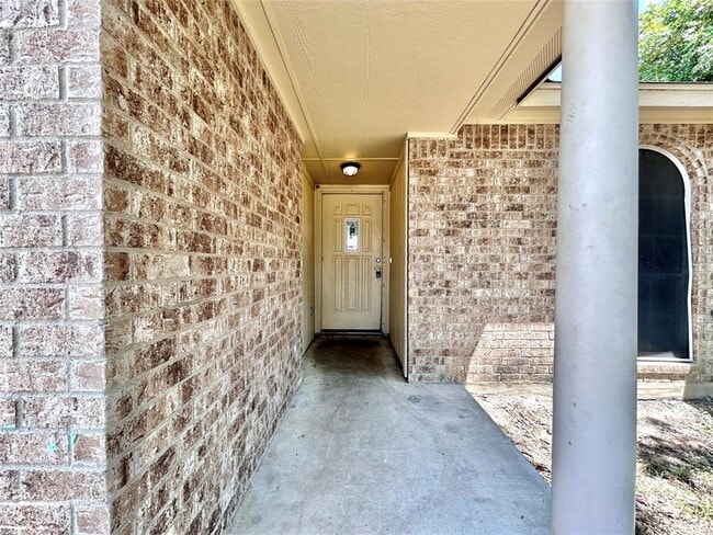 Photo - 404 Mesquite Cir