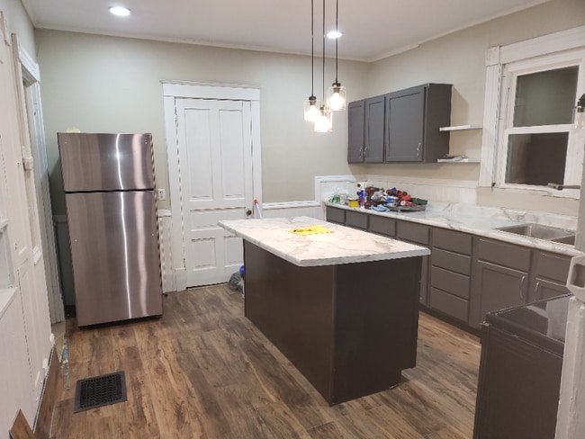 Photo - 1405 7th Ave