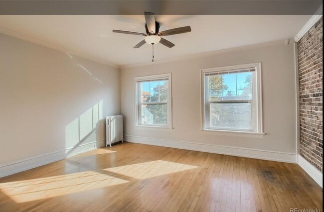 Sala de estar - 541 E 14th Ave Unidad 7