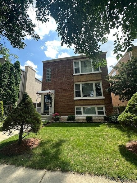 Building Photo - 2023 W Balmoral Ave Unit 1