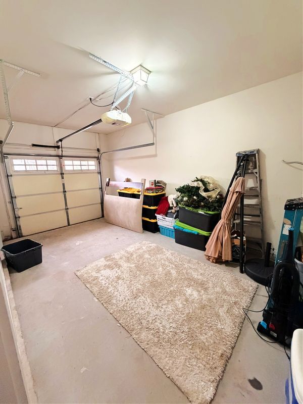 Photo - 2708 Beynon Ln NE