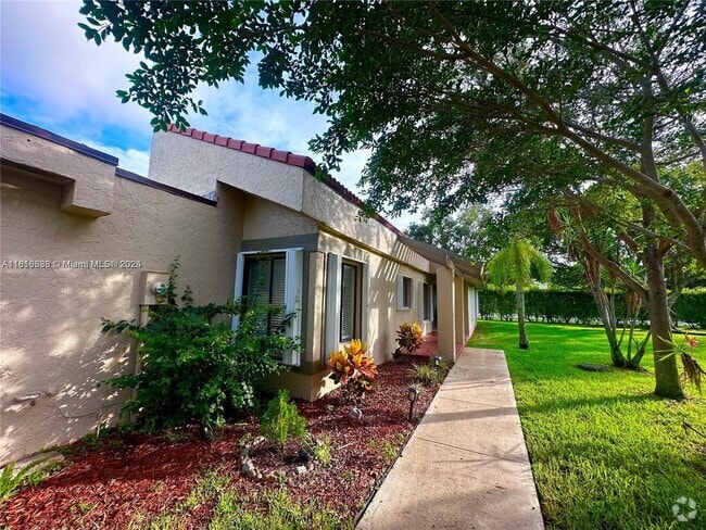 Building Photo - 505 Patio Village Way Rental