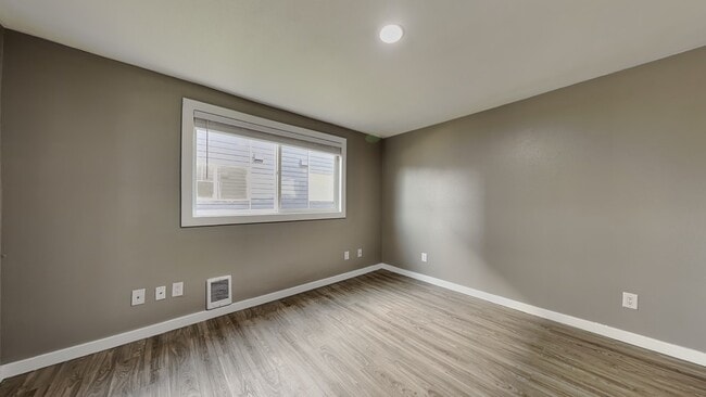 Photo - 1105 S Woodlawn St Unit 1