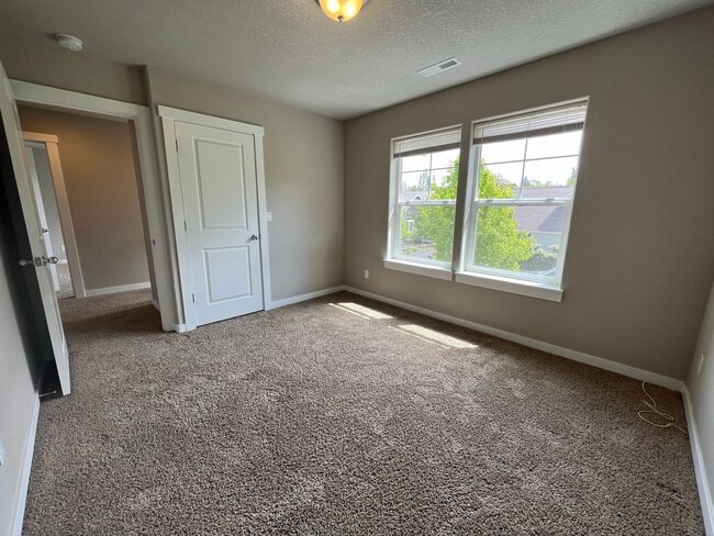 Photo - Application Pending - 3 Bedroom House For Rent In Hood River