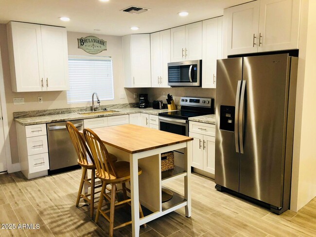 Building Photo - 7436 E Chaparral Rd Unit 264B Rental