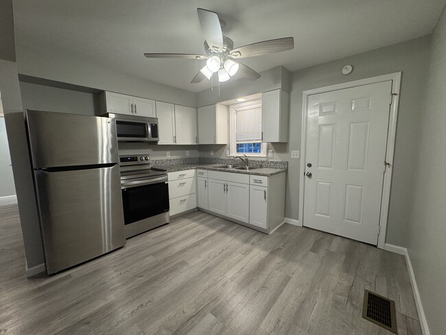 Photo - 6440 Highway 135 NE Unidad Duplex A