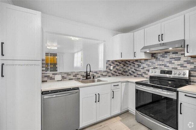 Building Photo - 406 NW 68th Ave Unit 117 Rental