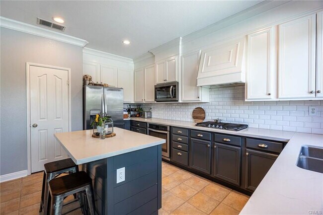 Photo - 28201 Springvale Ln