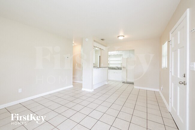 Photo - 1621 Mockingbird Ln