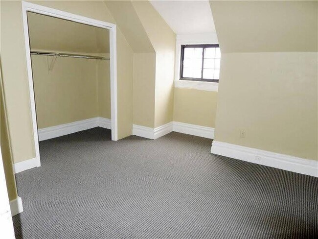 Photo - 301 1/2 S Winebiddle St, Apt 5