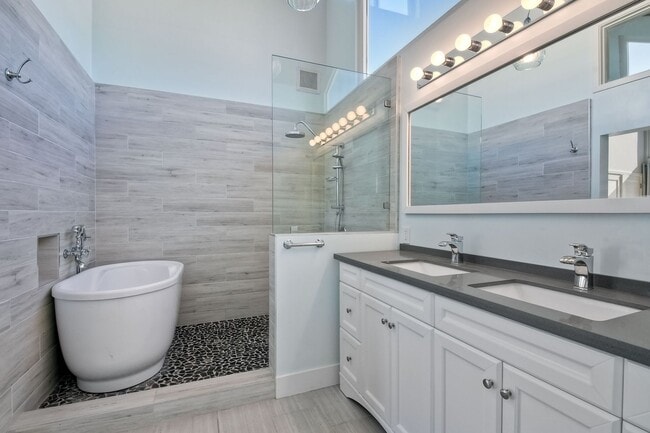 348 La Mesa Ave