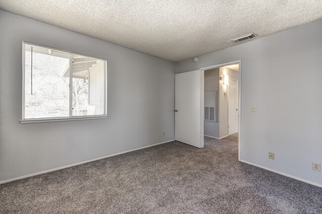 Photo - Quail Pointe