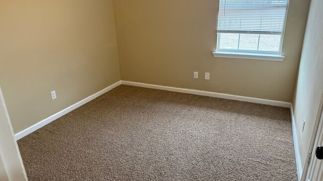 Photo - MOVE-IN SPECIAL: 50% OFF 1st FULL MONTH'S RENT!**