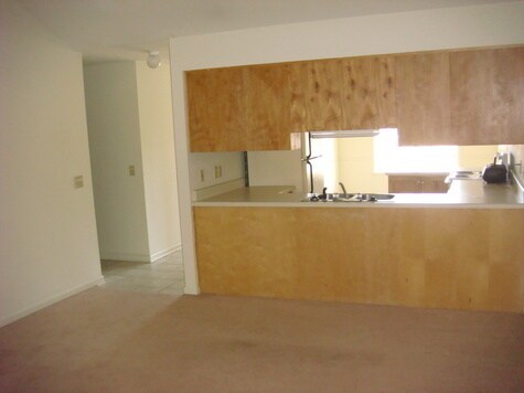 Photo - 3 Bedroom/ 2 Bathroom Available in August!