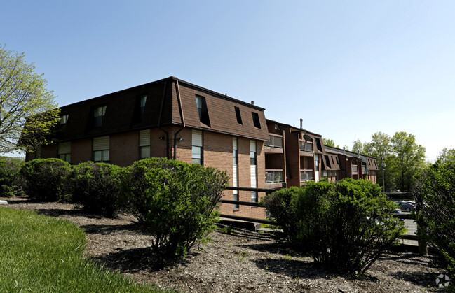 Building Photo - Hillside Garden Apartments