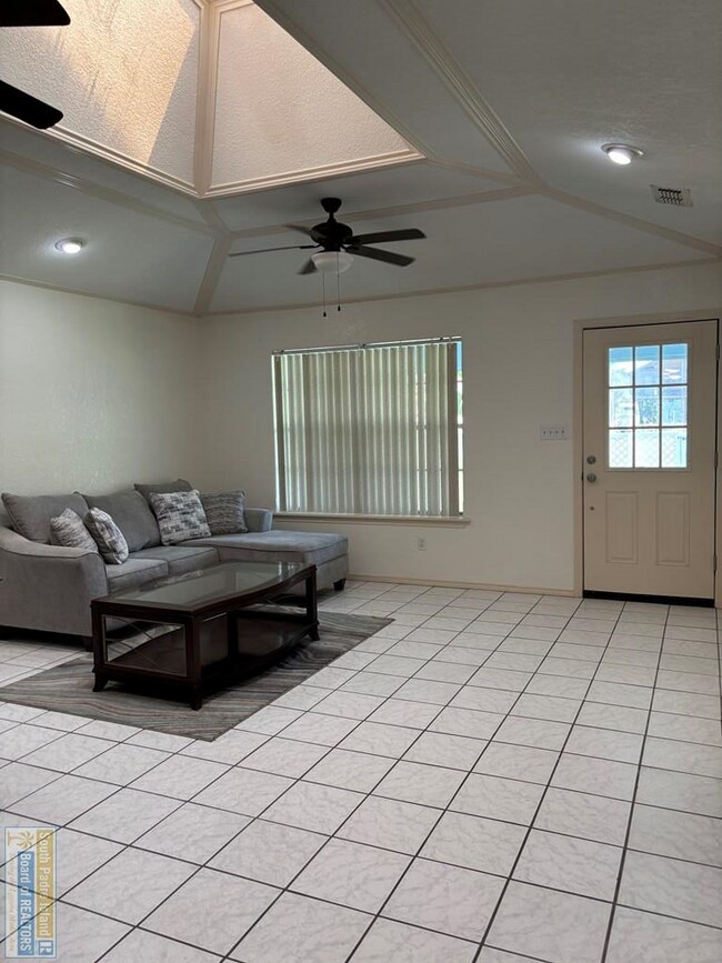 Photo - 114 E Constellation Dr