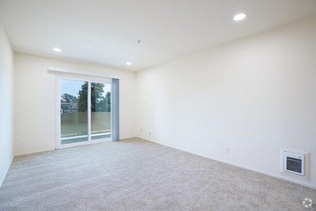 1 habitación, 1 baño - 500 pies cuadrados - Unidad nueva - Sala de estar