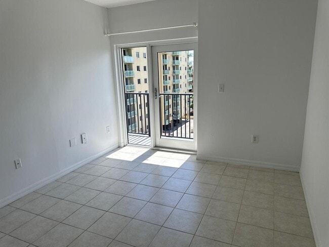 Photo - 3410 Coral Way Unidad 804 Rental