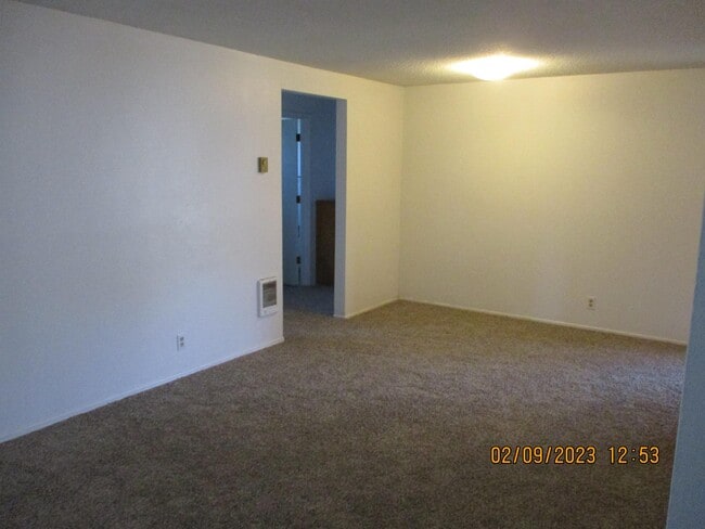 Building Photo - 1337 Laura St