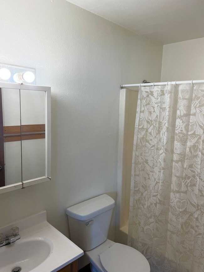 Photo - Immaculate Updated 1 and 2 Bedrooms with 1...