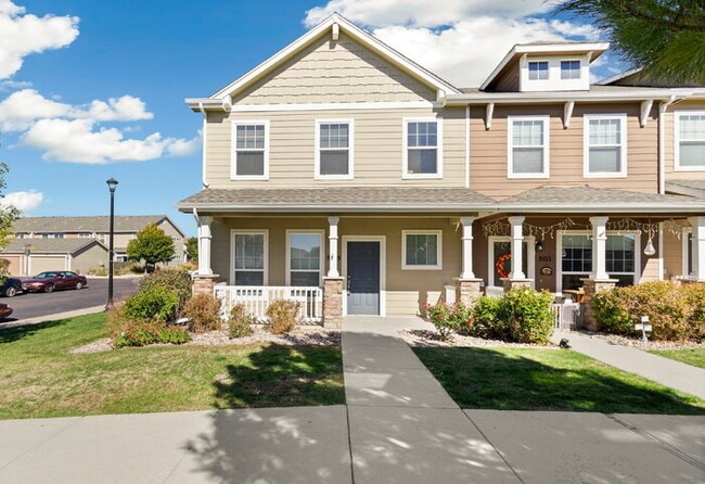 Building Photo - Spacious End-Unit Townhome with Greenbelt Views and Detached 2-Car Garage