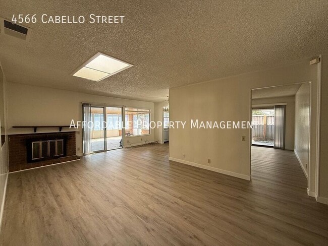 Photo - 4566 Cabello St