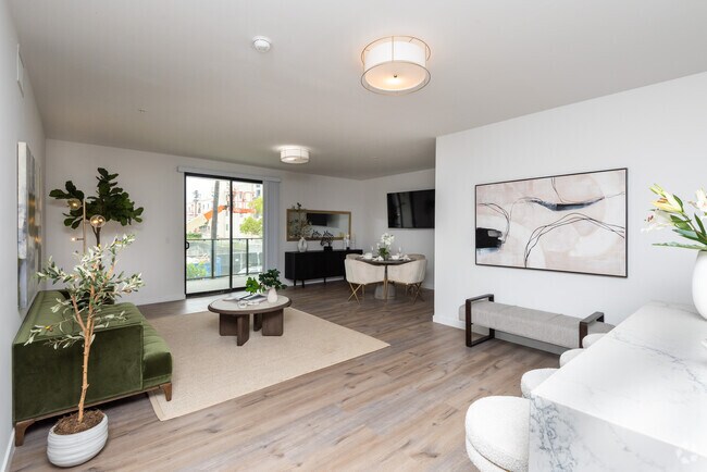 Living room3 BR 3 BA 1275 sf - The Greenly