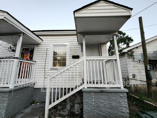 Building Photo - 250 Ferrill St Rental