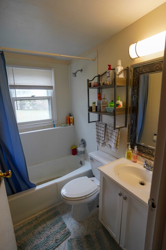 Photo - 139 Honness Ln Apartamentos Unidad B