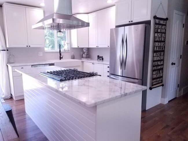 Building Photo - 9037 Bonnet Dr