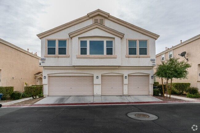 Building Photo - CHARMING 2 BEDROOM TOWNHOME IN 89178