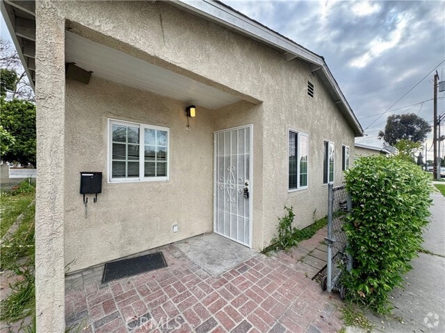 Building Photo - 1438 E 59th St Rental