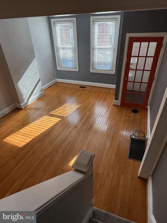 Building Photo - 347 Durfor St