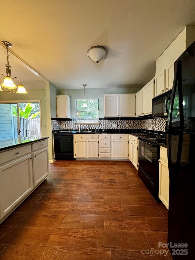 Photo - 6048 Heath Valley Rd