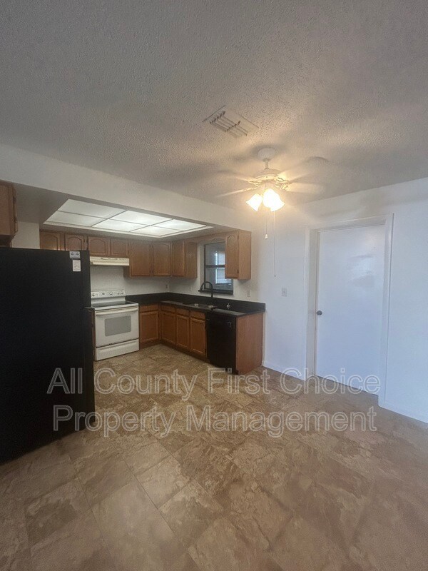 Photo - 13135 Washington Ave Unidad A