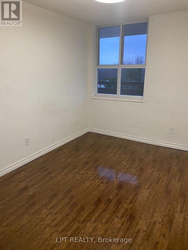 Photo - 80 Inverlochy Blvd Unit 504