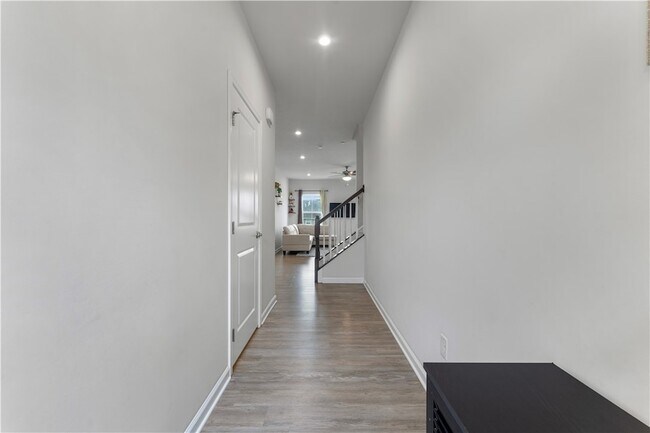 Photo - 5103 Spruce Rd