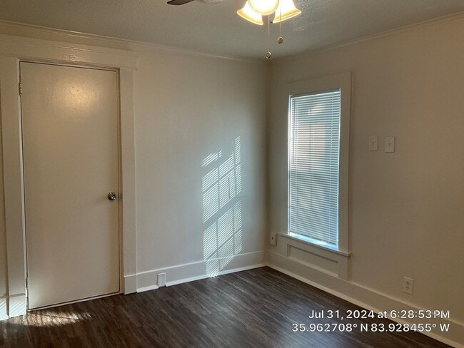 Building Photo - 203 Twelfth St Unit 3