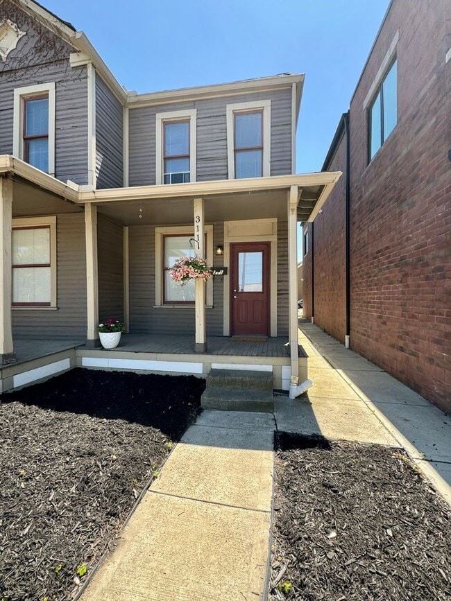 Photo - 311-313 E. 5th Ave Unidad 311E5